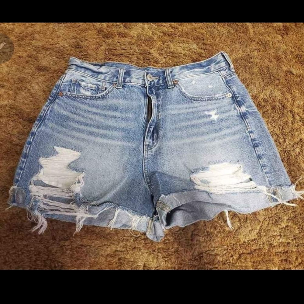 Ae Mom Short